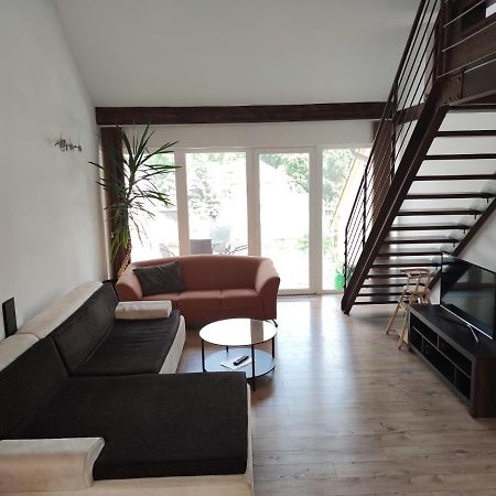 Attic Parkview Apartment بييشتِني المظهر الخارجي الصورة